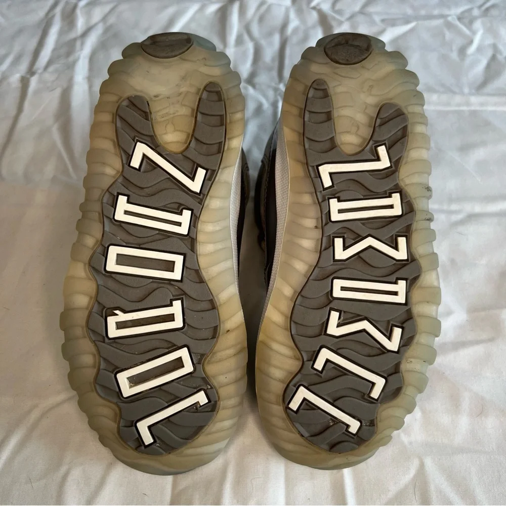 Jordan‎ 11 Retro Cool Grey size 10c